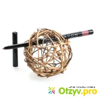 Выкручивающийся карандаш для губ Avon - отзыв