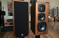 Castle Avon 2 walnut Полочная акустика
