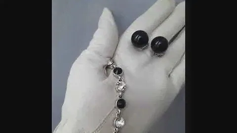 Винтажные клипсы и браслет