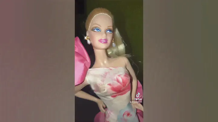 Avon Rose Splendor Barbie unboxing!!