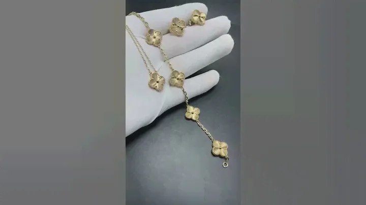 Van Cleef & Arpels Vintage Alhambra 5 Motifs Guilloché Yellow Gold Bracelet、Necklaces、Earrings